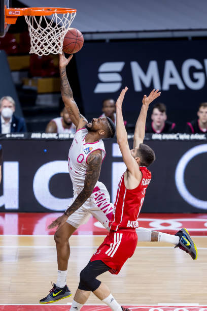 完成三冠王 完成三冠王