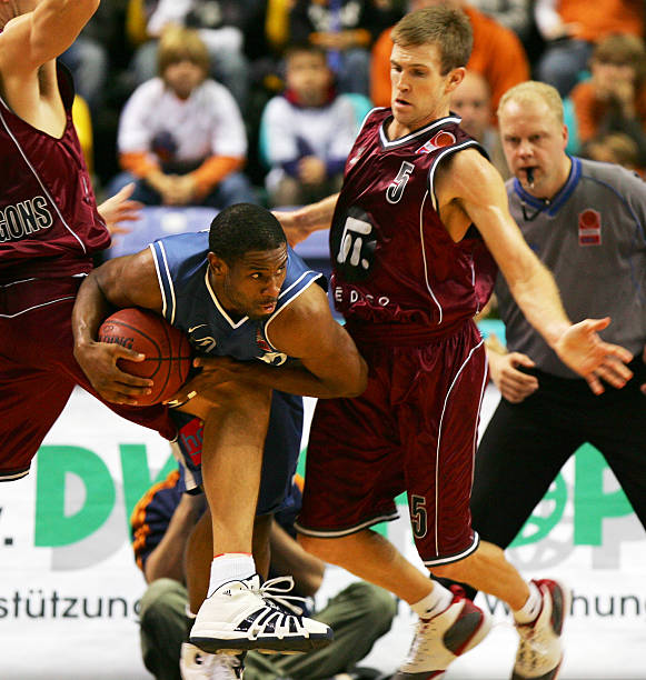 与詹姆斯的 与詹姆斯的